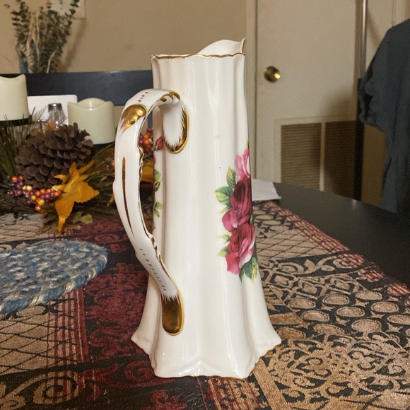 One of Cracker Barrel’s Best! A Flower Gold Trimmed 9.5” Pitcher - Picture 3 of 6